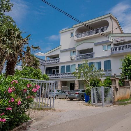 Apartment Busljeta ستاريغغاد باكلينتسا المظهر الخارجي الصورة